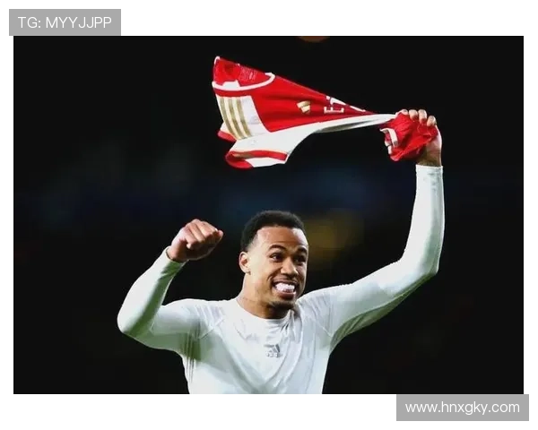 阿尔特塔之子加布里埃尔在阿森纳U17展现锋线才华年仅16岁踢右边锋