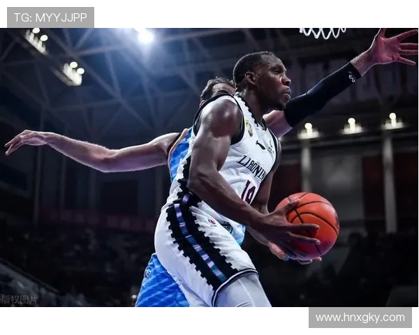 库珀表现出色却难救主单场21分4板1助仍遭球队失利